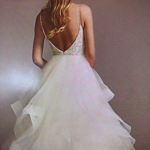 Brand new. Tags still on.